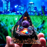 Orgonite Pirâmide Chakra Cristal - NerdLoja