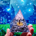 Orgonite Pirâmide Chakra Cristal - NerdLoja