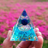 Orgonite Pirâmide Chakra Cristal - NerdLoja