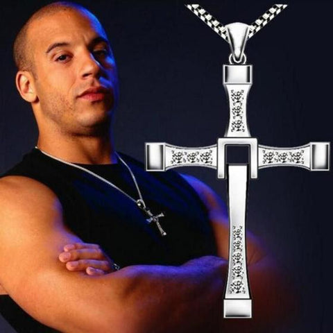 Colar Toretto Crucifixo Velozes e Furiosos